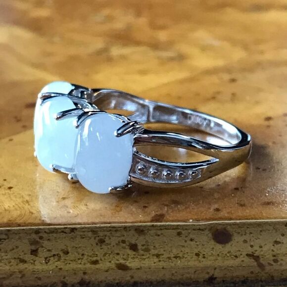 Natural Jade Sterling Silver Trilogy Ring Size 6 - Picture 8 of 9